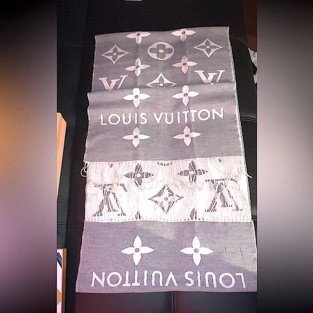 Louis Vuitton White and Gray Monogram Silk Scarf - Picture 8 of 15